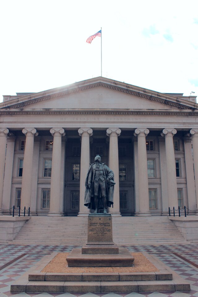 Statue attraction historical