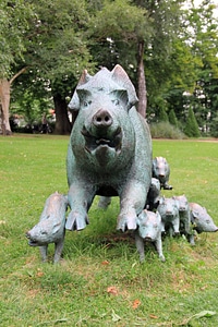 Pig park sculpture photo
