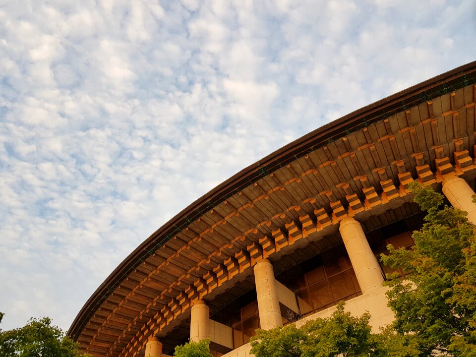 Cloud seoul arts center roof