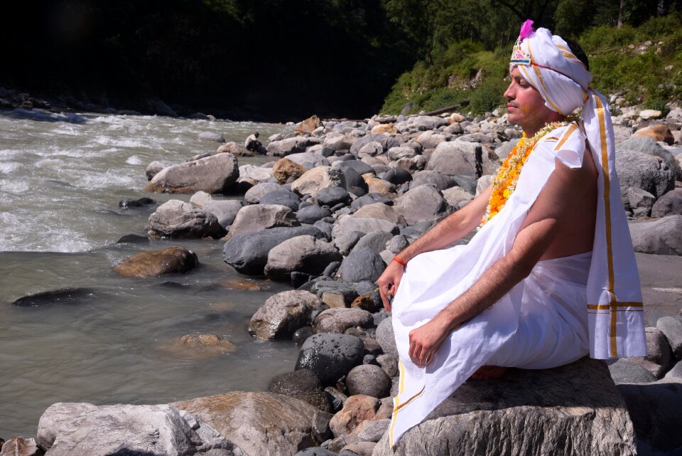 Brahmachari ananta sharma yoga vidya gurukulam uttarkashi yoga ashana