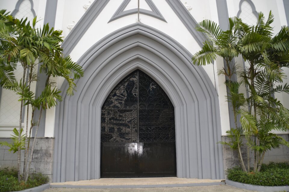 Entrance arch panama