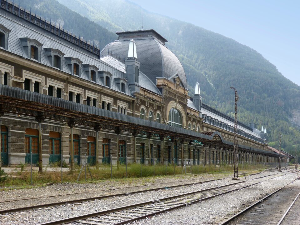 Abandoned pathways canfranc