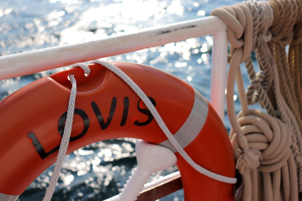 Sailing vessel board railing