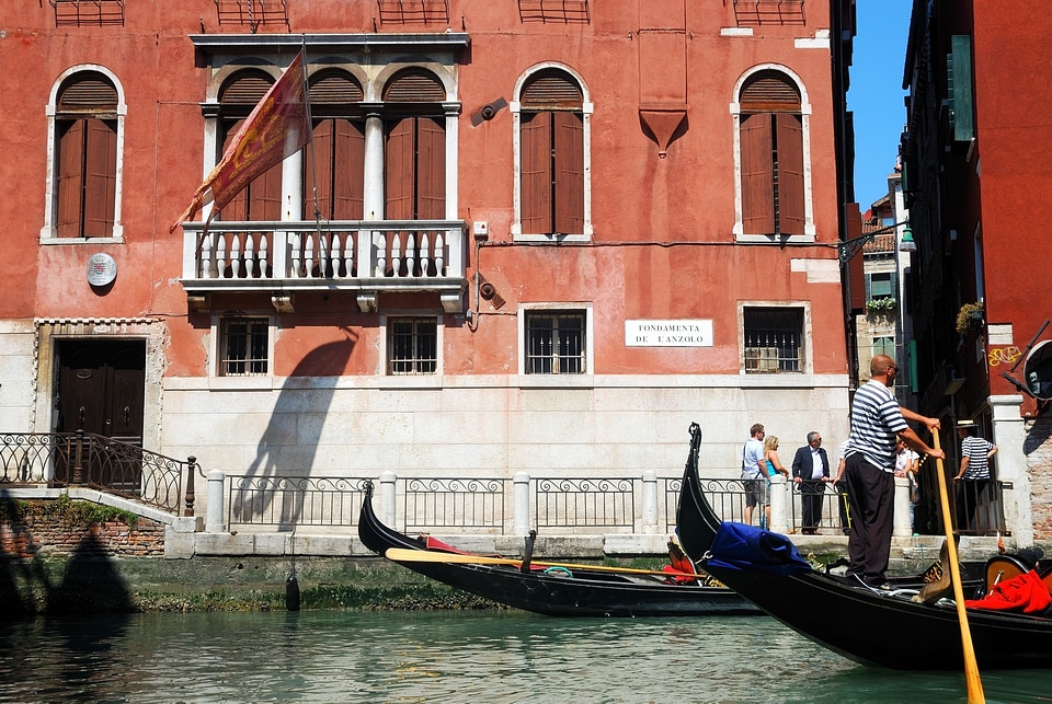 Gondolier channel canal