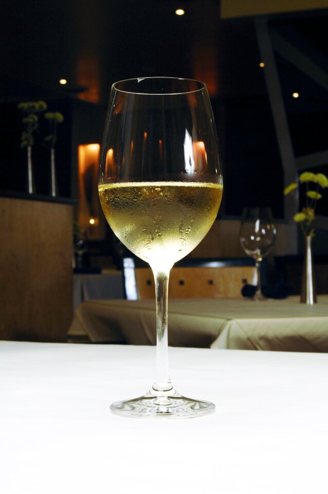 Drink glass bar