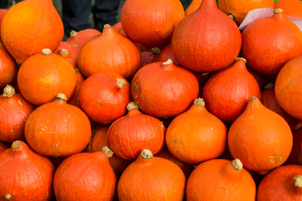 Stacked orange decoration