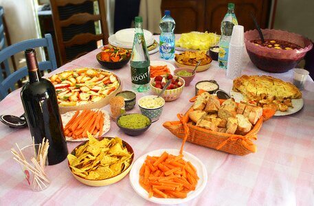 Table friendliness food photo