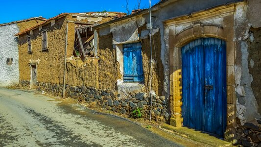 Aged weathered decay
