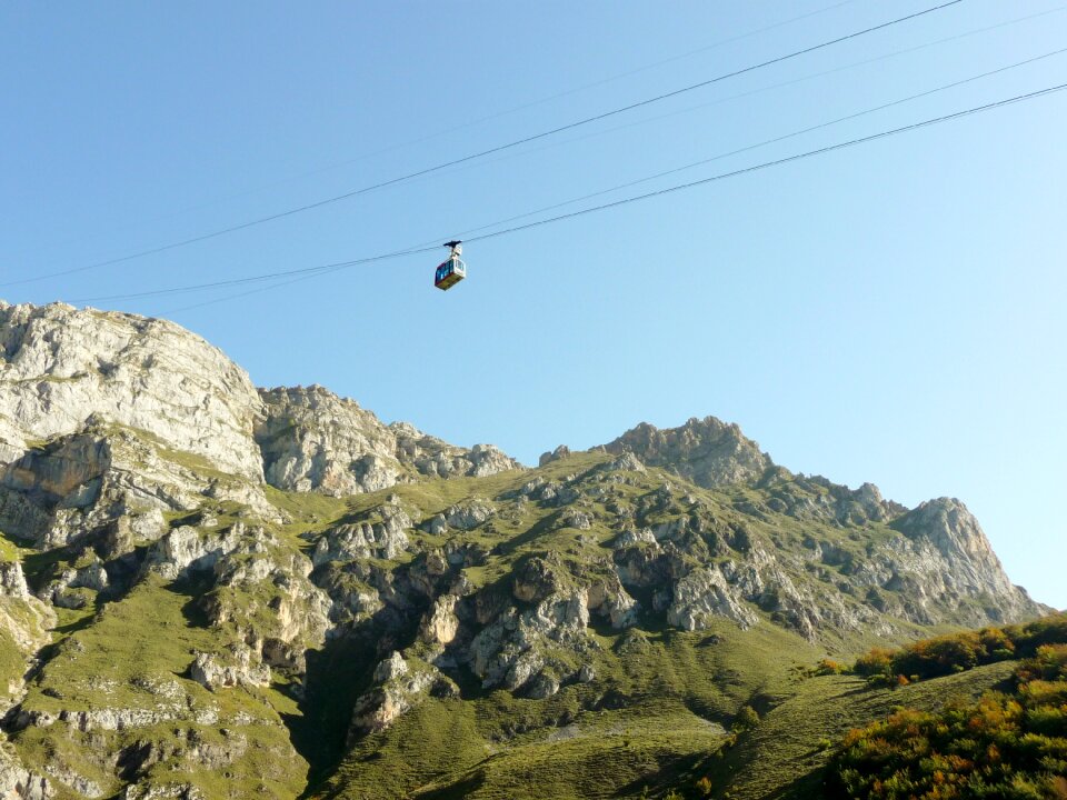 Cable car rides cantabrian mountain range northern spain