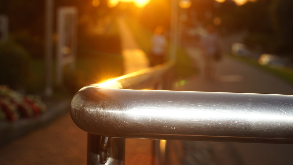 Evening sun gloss metal