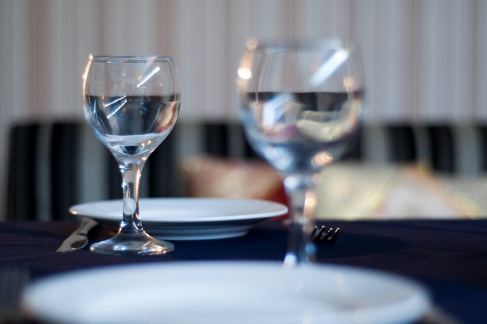 Dining glass laying