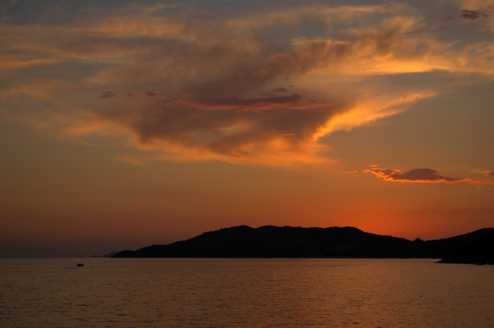 Horizon holiday twilight