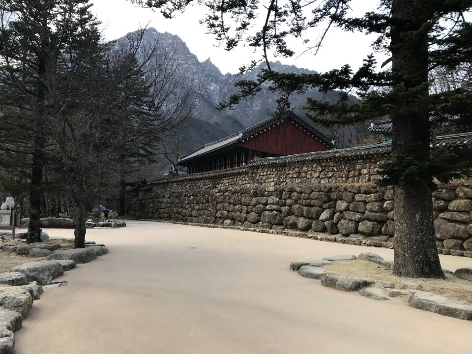 Sinheungsa is a head temple of the Jogye Order of Korean Buddhism