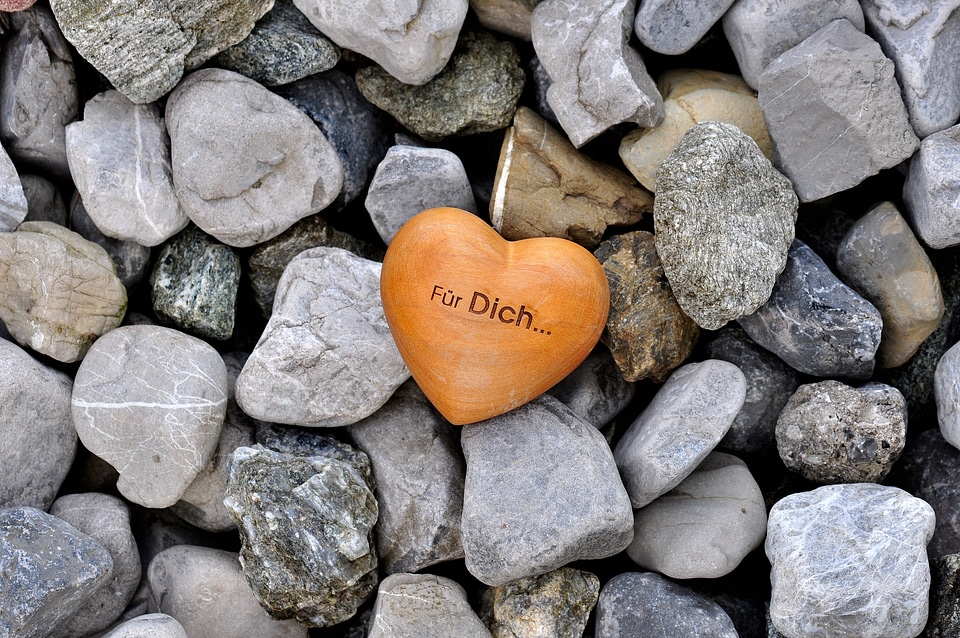 Saying motto stones