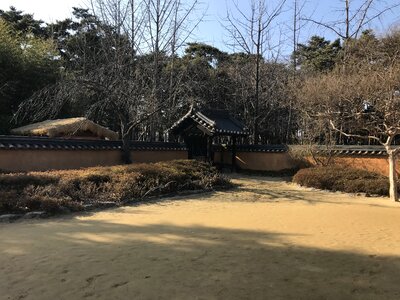 Heo Gyun Heo Nanseolheon Memorial Park