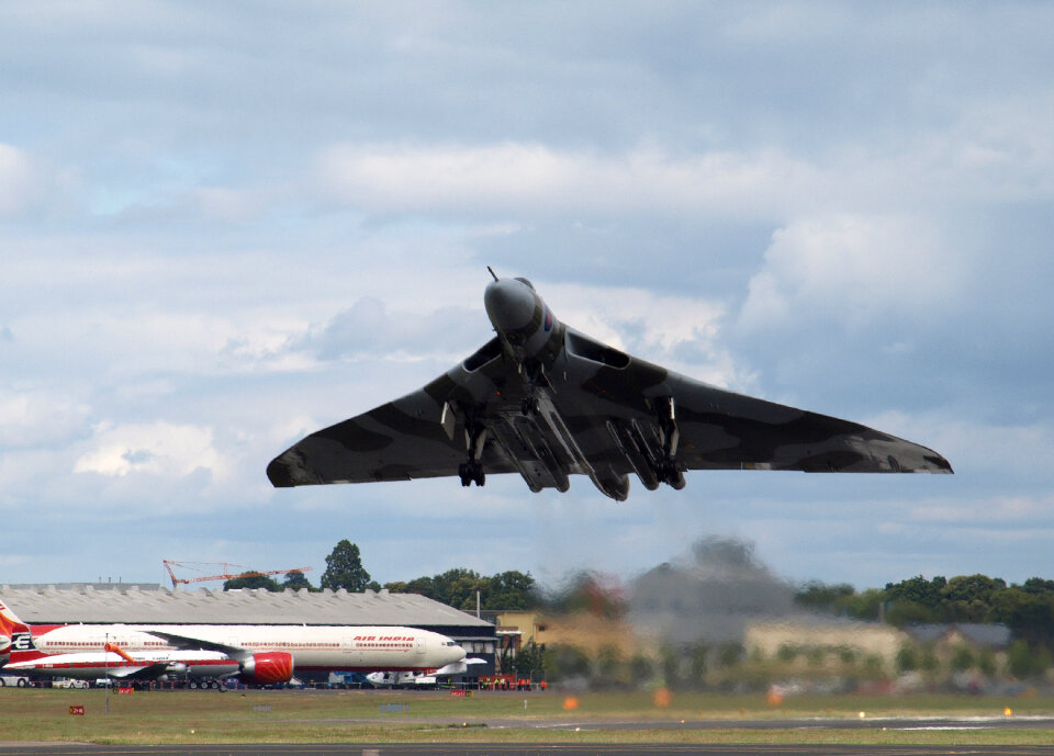 Vulcan taking off at the Farnborough
