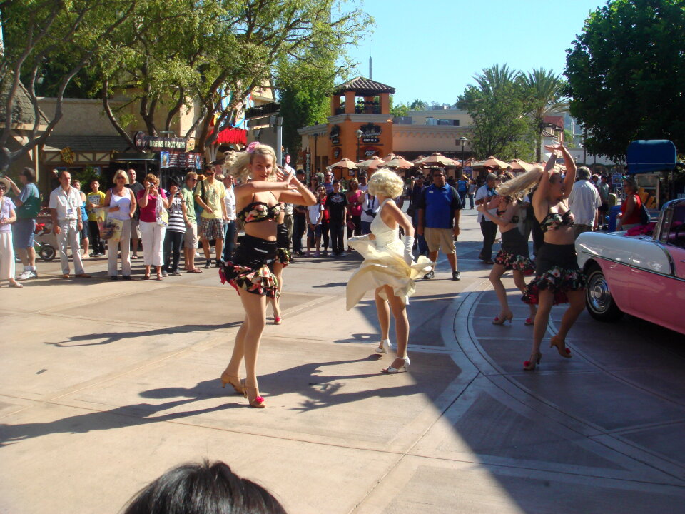 summer, sport, dancing at Universal Studios