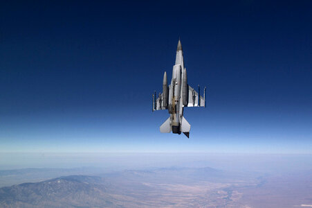 Air Force F-16 Fighting Falcon flies a training mission