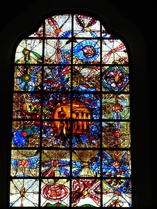 Glass color shine through