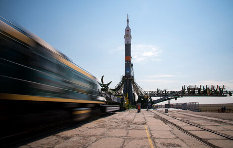 Expedition 48 Soyuz Rollout