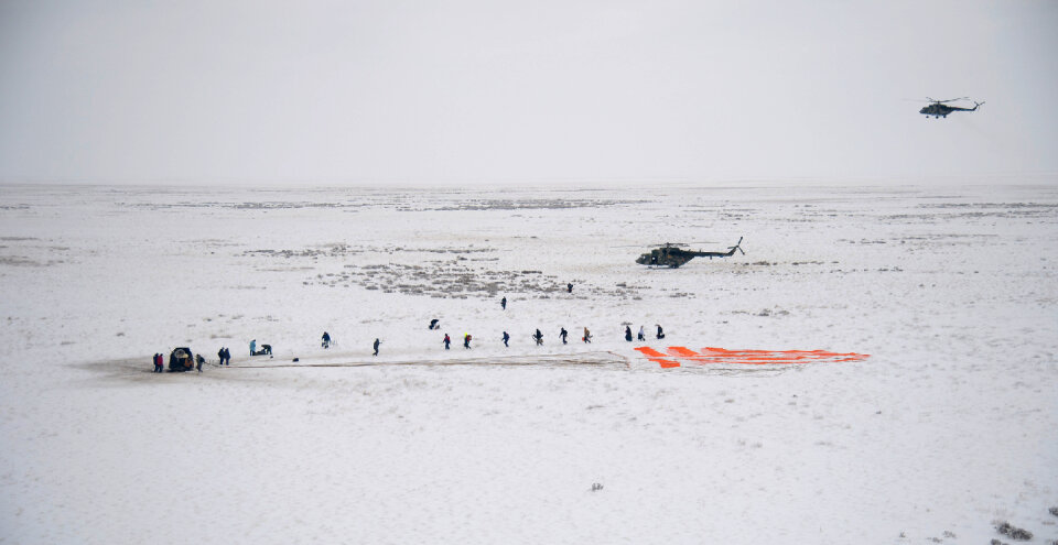 Russian Search and Rescue teams arrive at the Soyuz