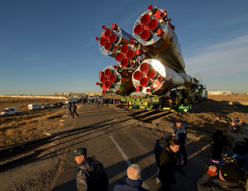 Soyuz Rolls to the Pad