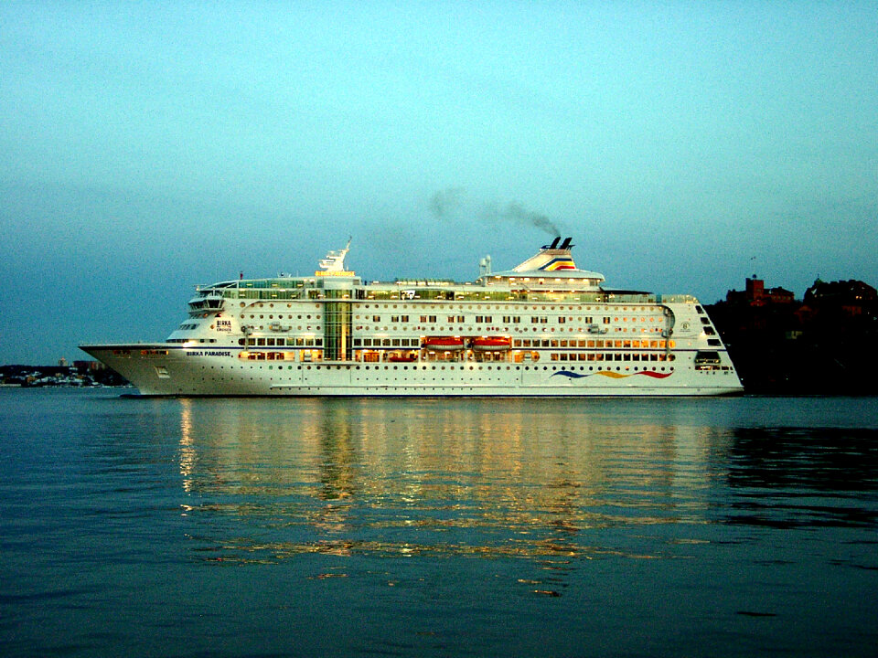 Big luxury cruise ship