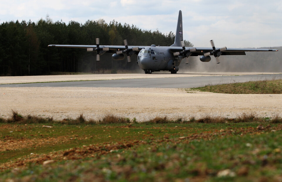 Air Force train for short takeoff