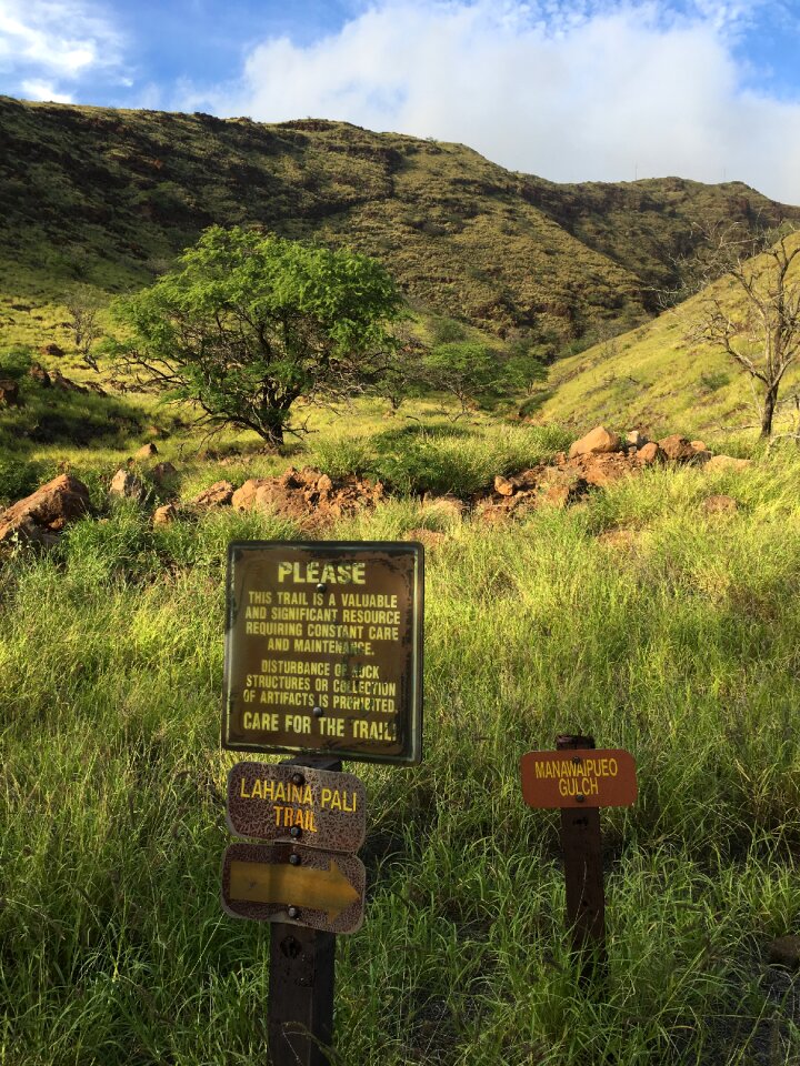 The Lahaina pali trail. Maui, Hawaii