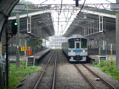 Odakyu Nagayama platforms