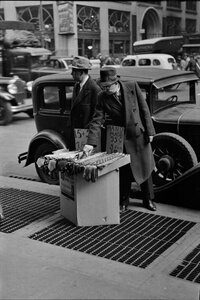 Street scene at 38th Street and 7th Avenue