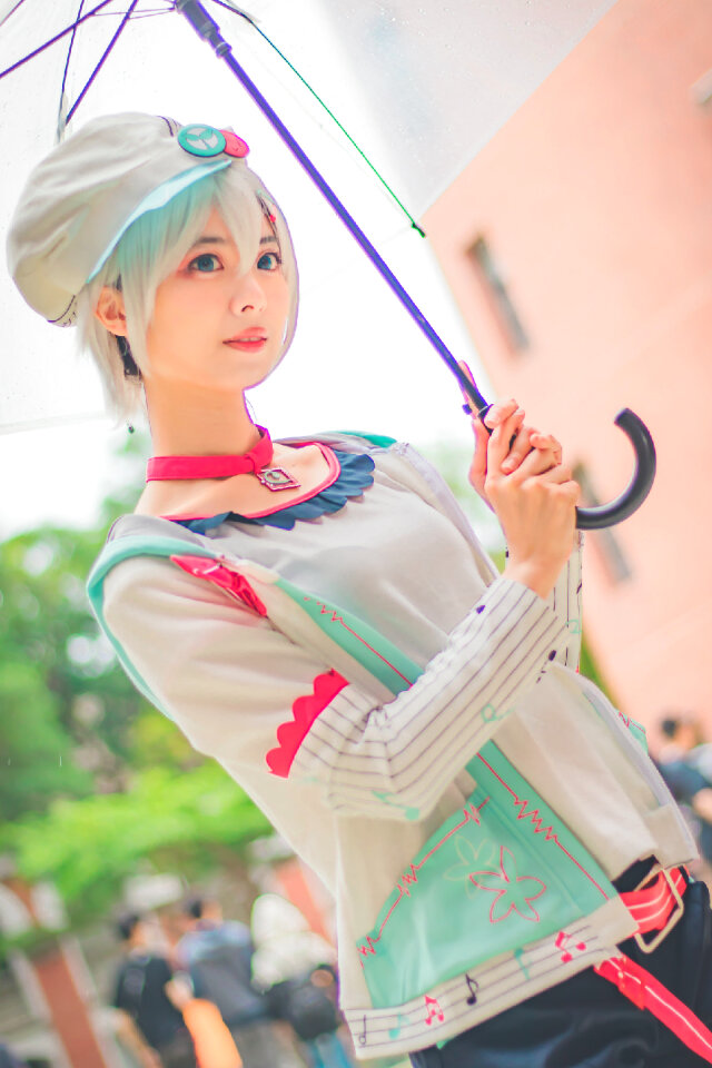 An unidentified Japanese anime cosplay pose