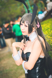 An unidentified Japanese anime cosplay pose