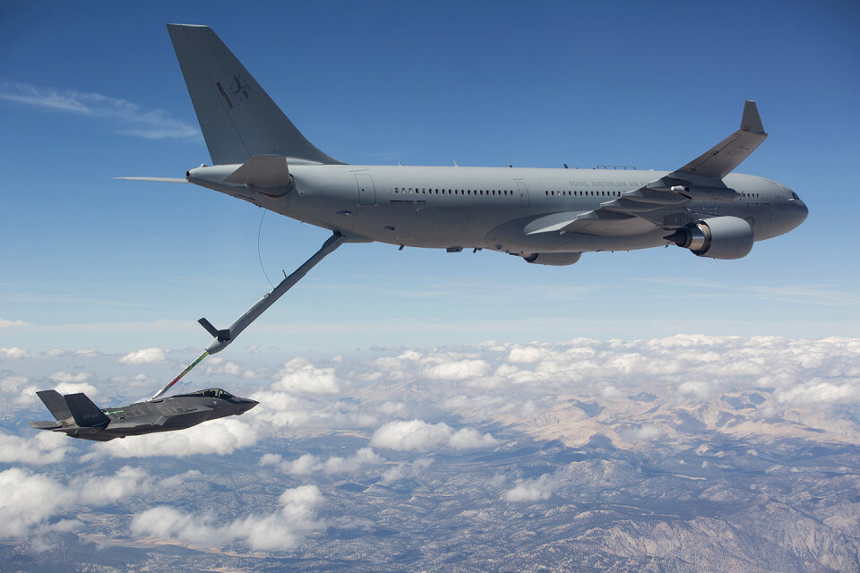 air refueling boom