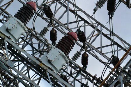 Large high voltage power station