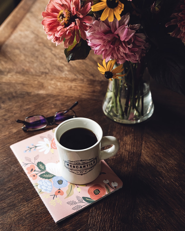 Coffee Flowers Table photo