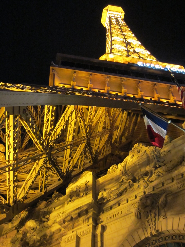 Tour eiffel fake vegas gambling