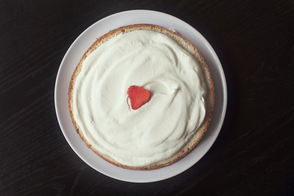 Large Vanilla Cake