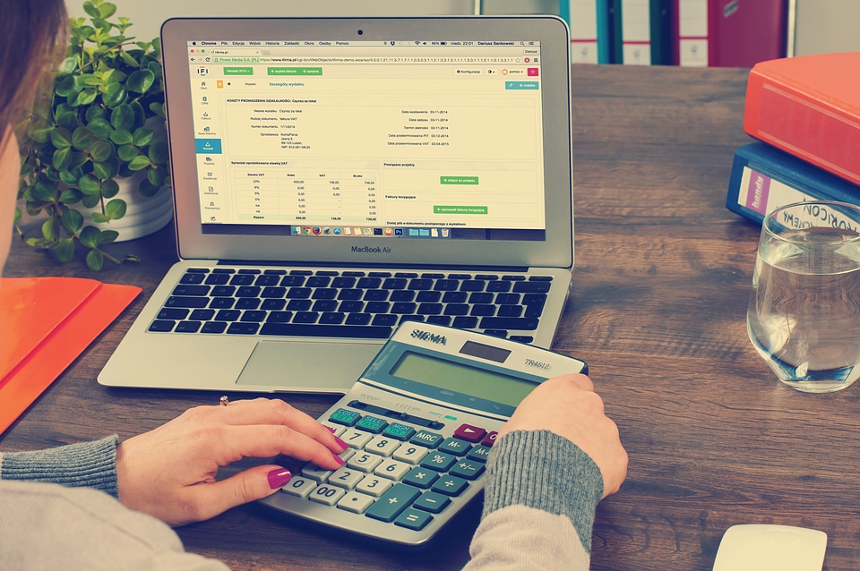 MacBook Air & Calculator