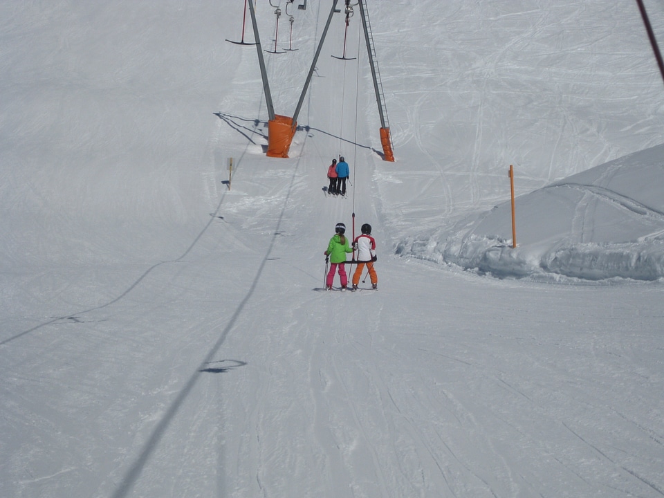 Skiing people skier