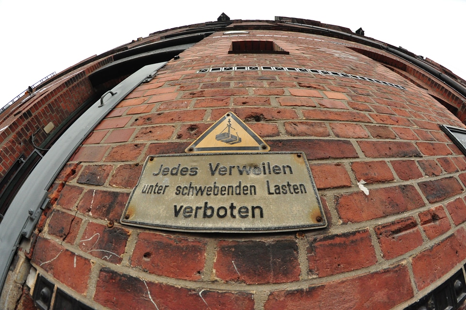 Warning – sign at Hamburg’s docks