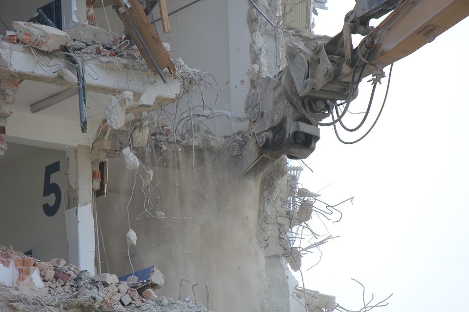 Grappler at deconstruction site