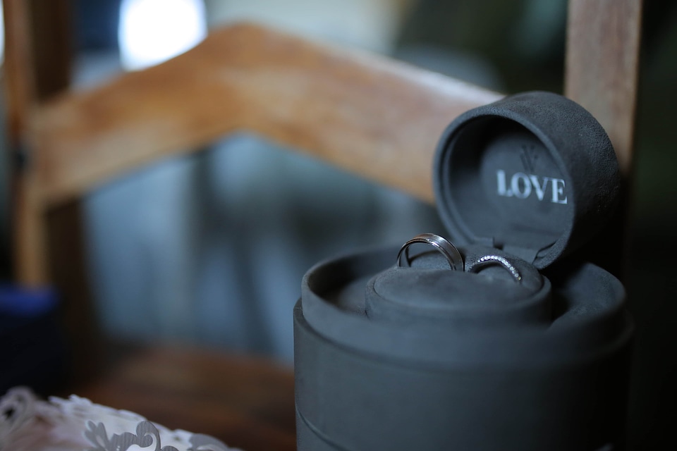 Box wedding ring indoors