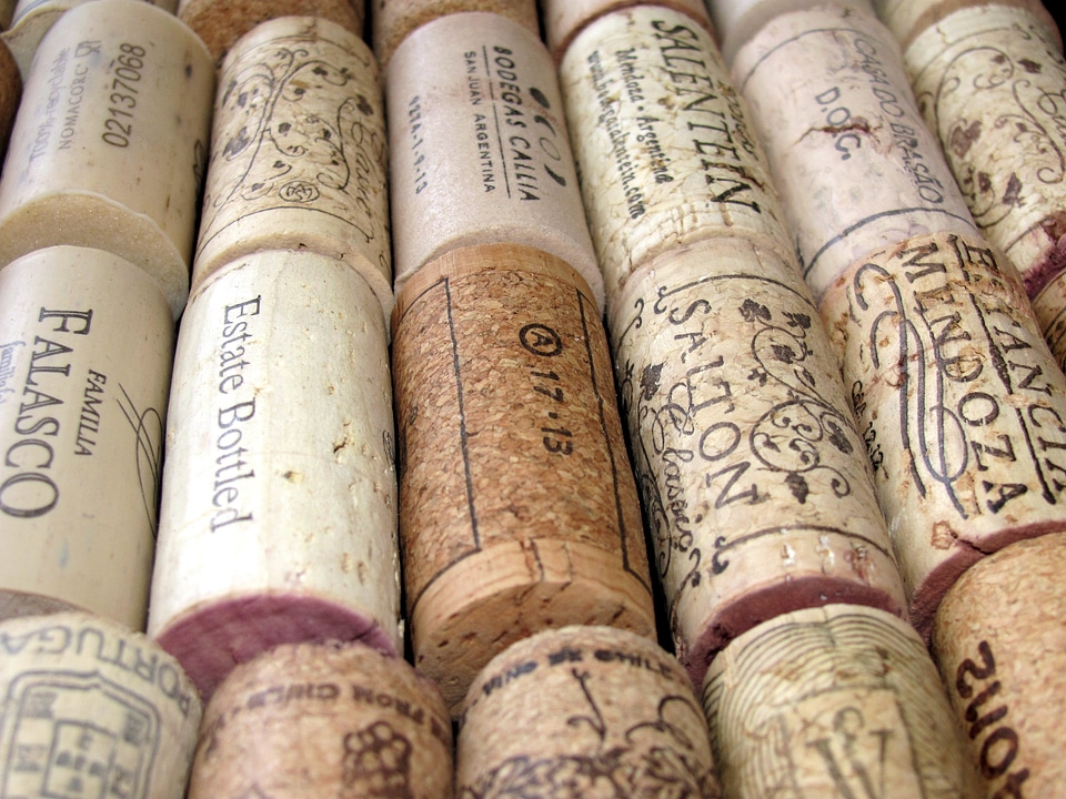Wine cork stoppers cover