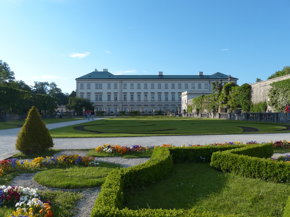 Building baroque mirabell gardens