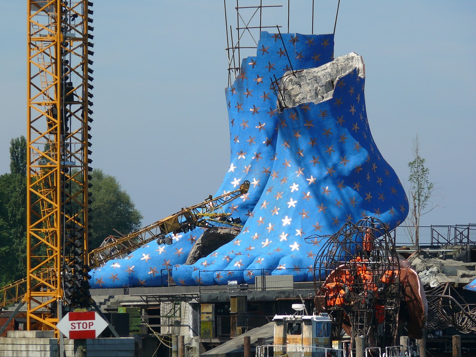 Lake constance statue feet