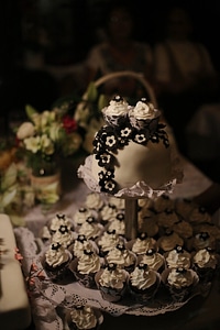 Wedding Cake black and white decoration photo