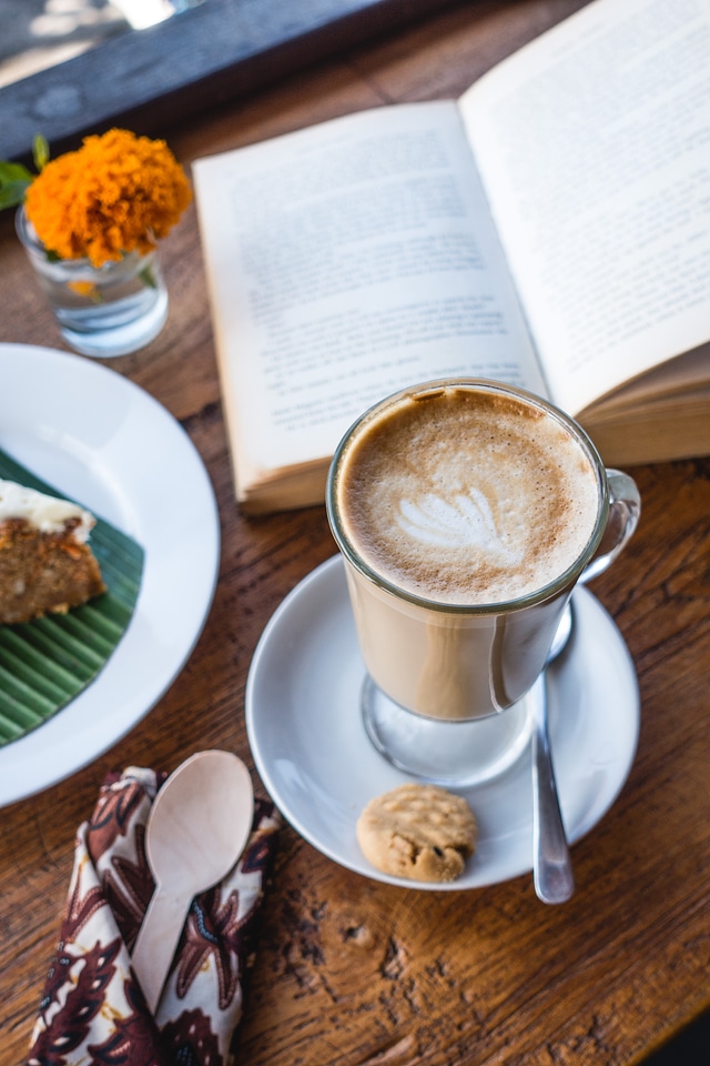 Chilling with coffee, cake and a book