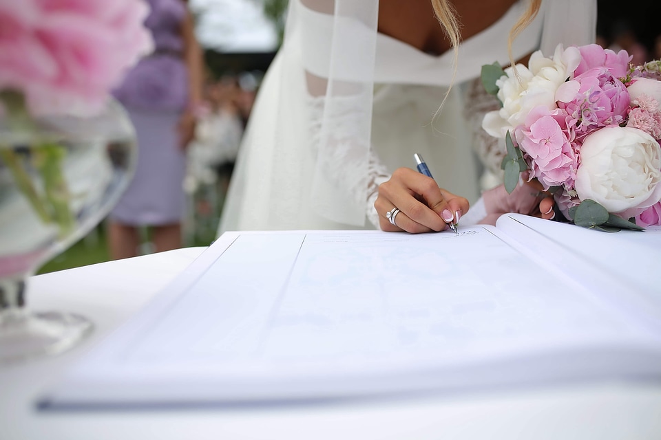 Signature book bride