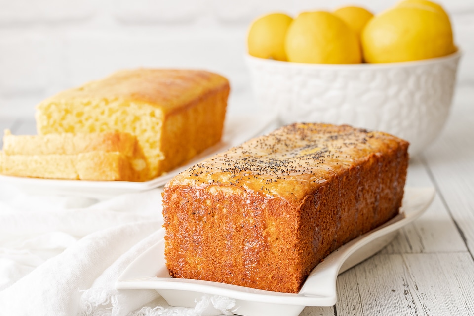 Homemade lemon cake